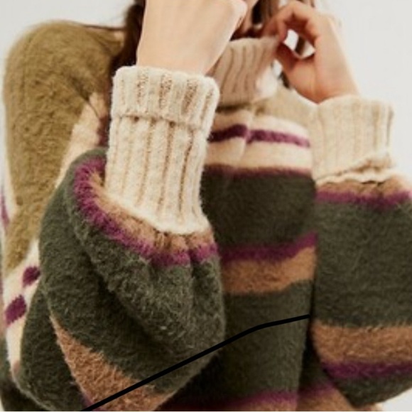 Free People Fuzzy Cropped Sofie Sweater Striped Army Green Purple Combo Size M - Picture 6 of 14